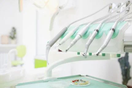 Hand- und Winkelstücke und Turbinen